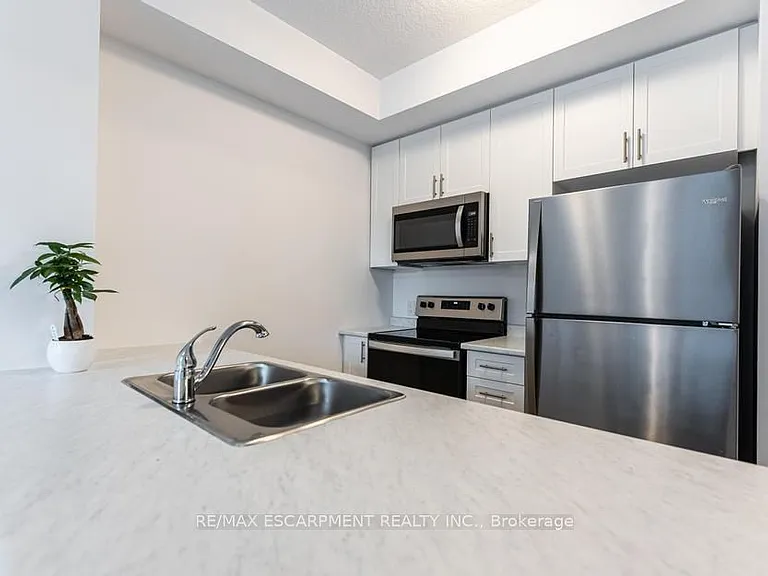 470 Dundas St E #326 — Photo 9