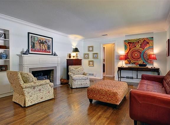 4th image of 6374 Waverly Way