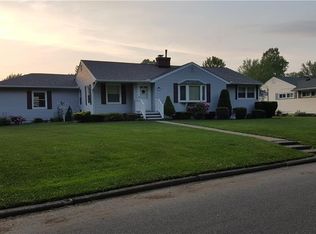 1227 Westshore Dr, Ashtabula, OH 44004