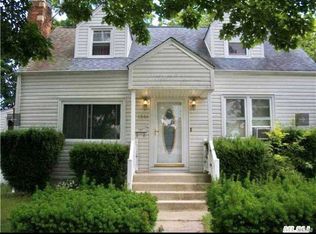 1551 10th St, West Babylon, NY 11704
