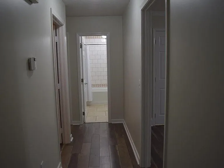 128 Eastwood Dr — Photo 3
