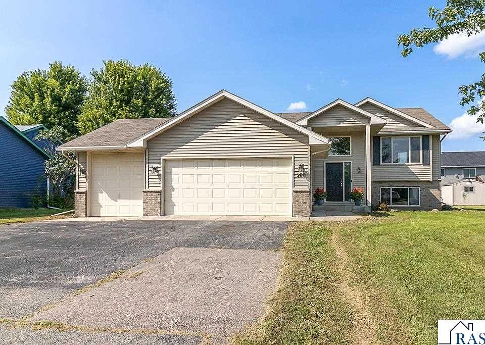 1st image of 350 Woodridge Dr