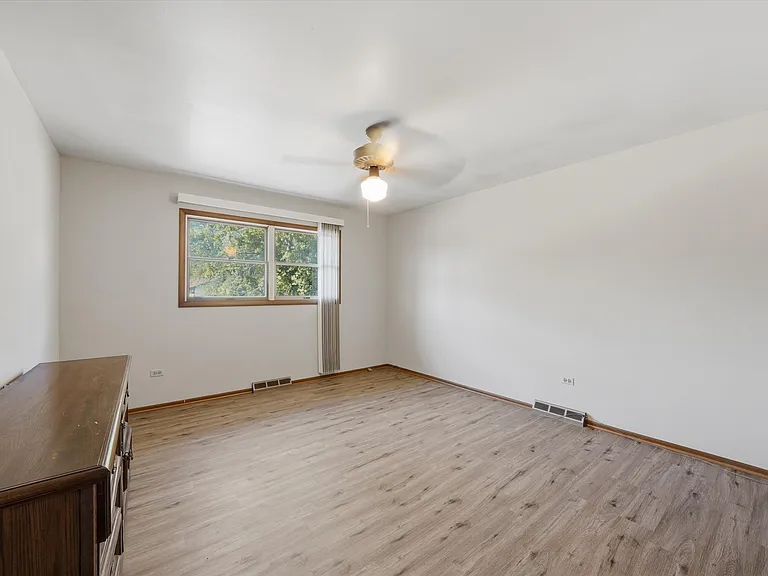 4050 Violet Ln — Photo 17