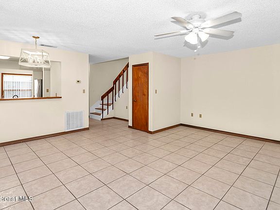 4th image of 418 Sailfish Ave #14