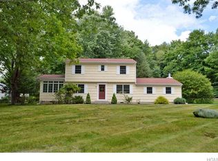 2 Apple Blossom Ct, Airmont, NY 10952