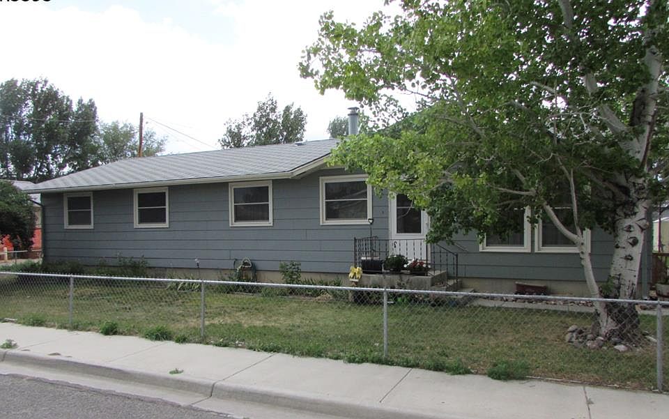 1st image of 917 4th St N