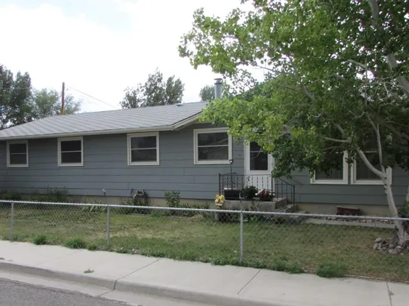 917 4th St N, Greybull, WY 82426