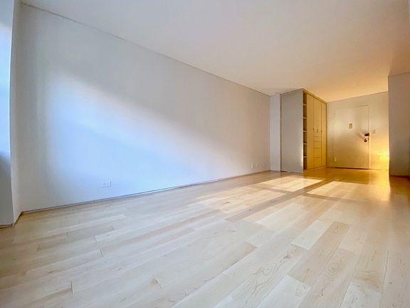 3rd image of 360 W 22nd St APT 3H