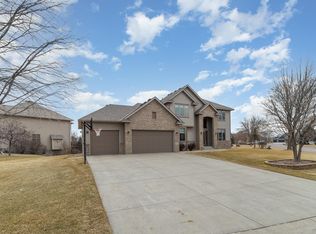 10530 Welcome Dr N, Brooklyn Park, MN 55443