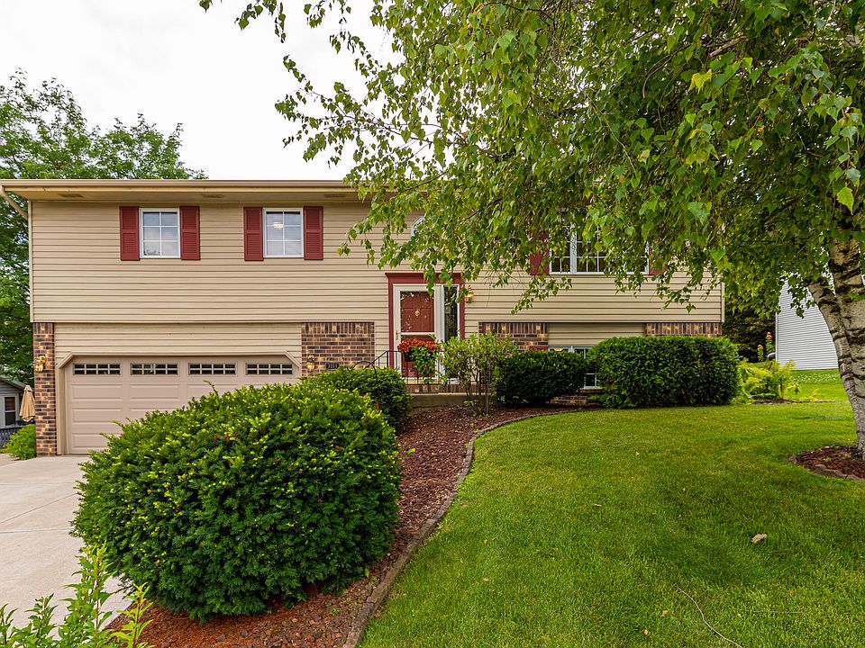 1st image of 3211 Squire Ln