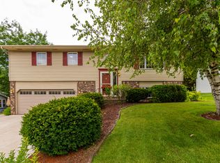 3211 Squire Ln, West Bend, WI 53090