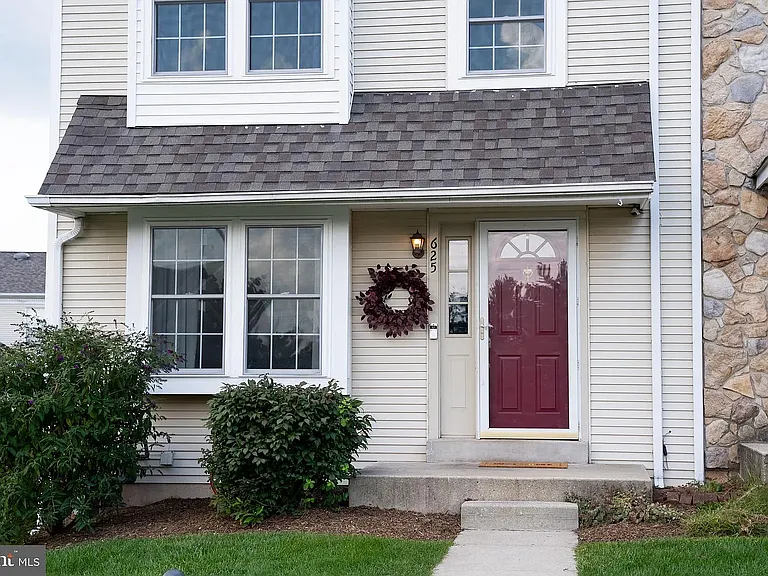 625 Longwood Rd #625 — Photo 2