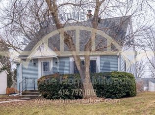 8519 W Stuth Ave, Milwaukee, WI 53227