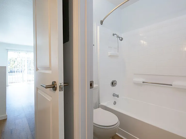 Golden Pacific Apartments — Photo 11