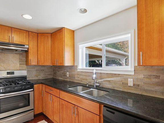 5th image of 3540 S 200th St