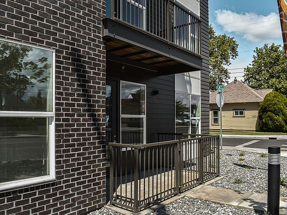 4th image of 806 S College Ave #208