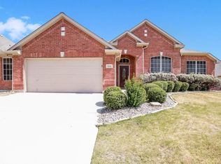 924 Hemlock Trl, Saginaw, TX 76131
