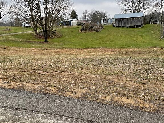 2nd image of 709 Hollybrook Dr
