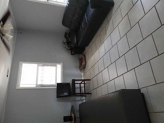 4th image of 3627 N Lloyd Cir
