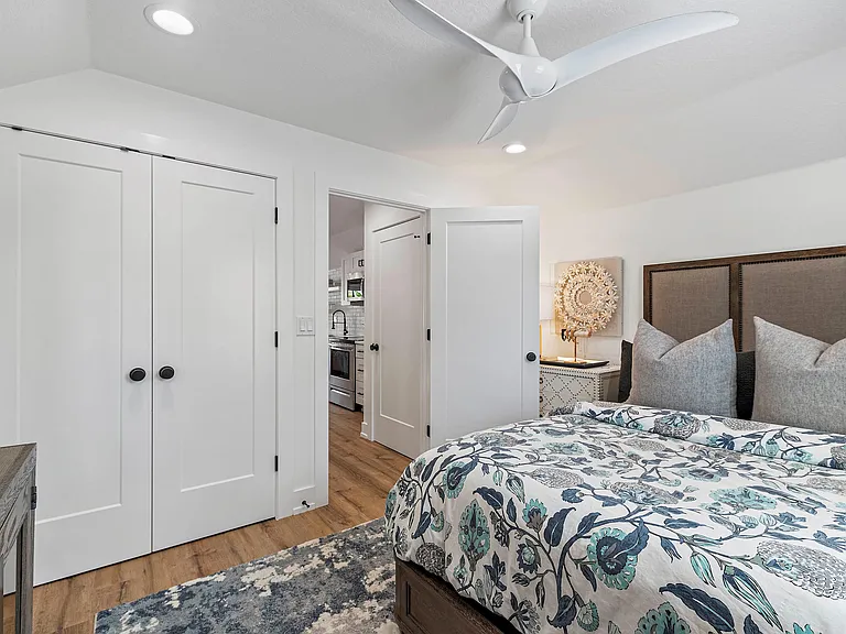 Queen Bed