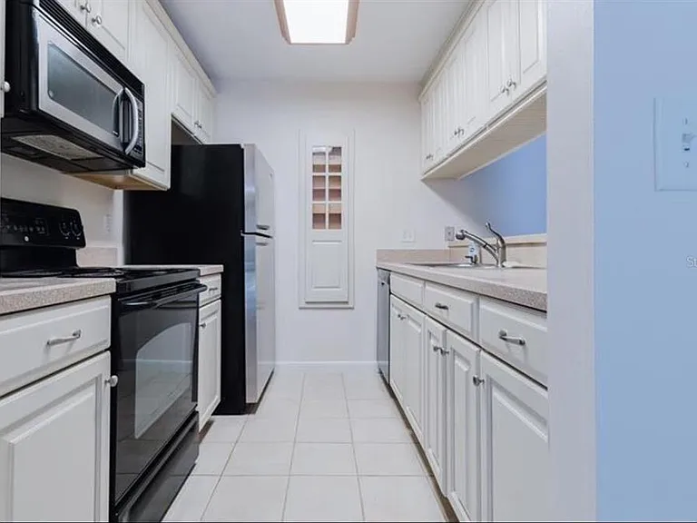 510 Cranes Way #106 — Photo 4