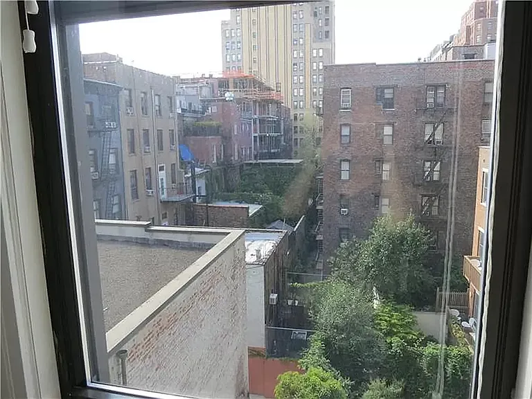 222 W 15th St #6F — Photo 8