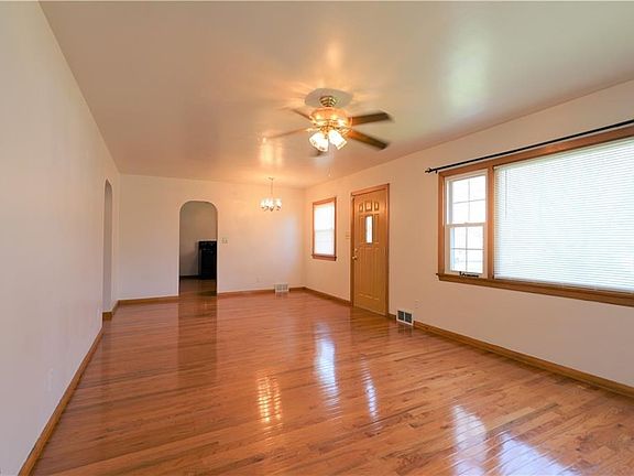 4th image of 171 7th St