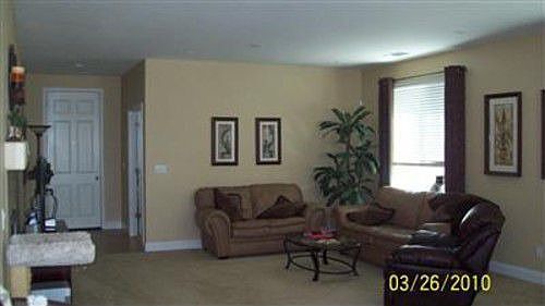 3rd image of 1573 Hometown Ln