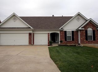 4200 Stonecroft Dr, Saint Charles, MO 63304