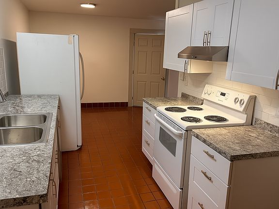 4th image of 31 Island Rd APT 5