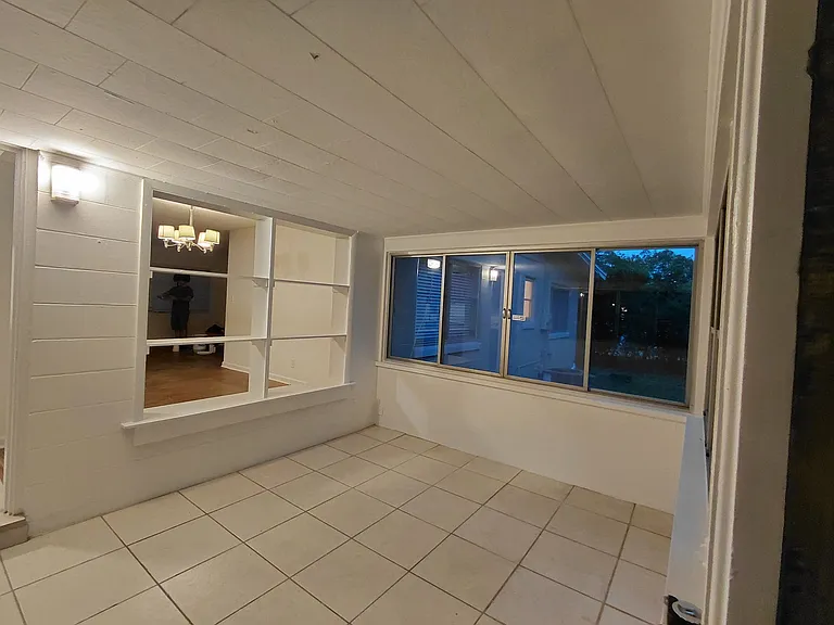 530 Byron Rd — Photo 8