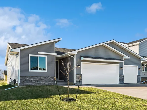 926 Willow Valley Dr, Norwalk, IA 50211