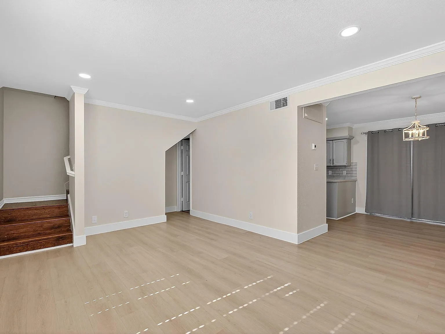 2 bed, 1.5 bath, 1068 sqft, $1,600 — Photo 1