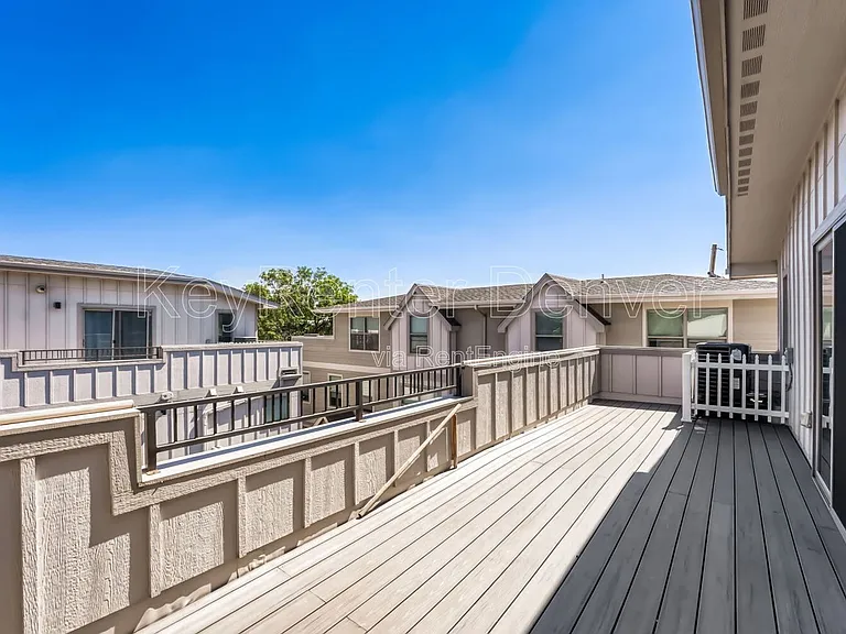 758 S Leyden St — Photo 19