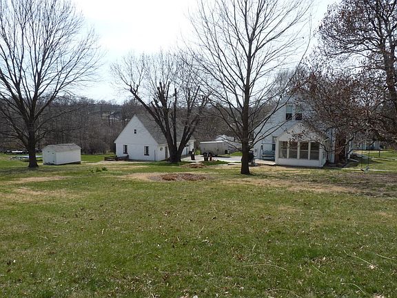 4th image of 2406 Center Dr