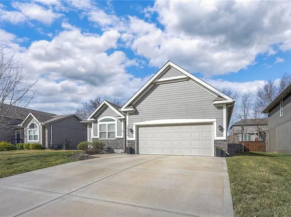 10234 N McKinley Ave, Kansas City, MO 64157