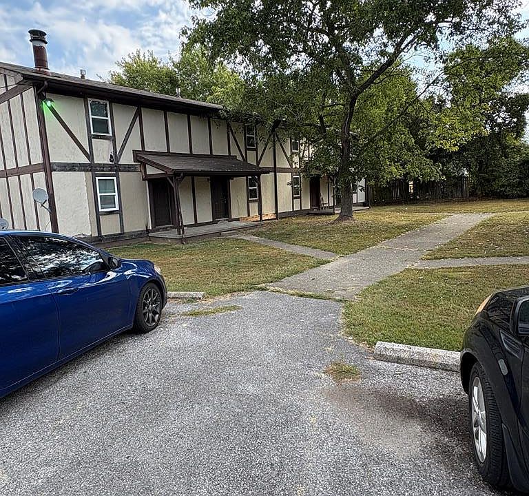 2nd image of 1100 Eastside Ln