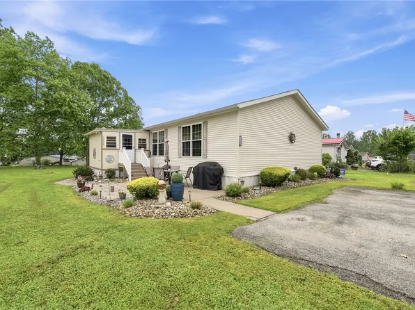 1134 Atlantis Dr, West Newton, PA 15089