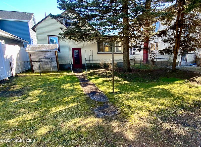 2nd image of 111 2nd Avenue