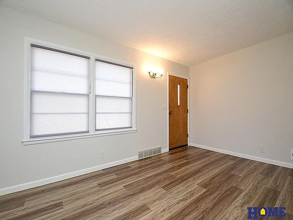 5th image of 2317 Burnham St