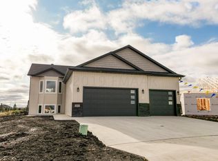 3845 32nd St S, Moorhead, MN 56560