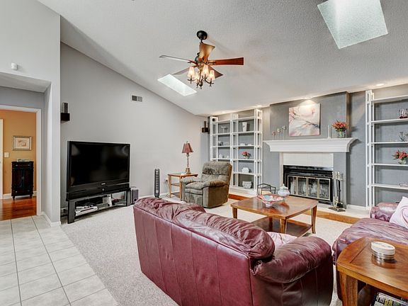 4th image of 971 Cortland Way