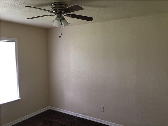 4th image of 3609 Naples St