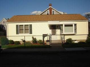 7 Peck Ln, West Haven, CT 06516