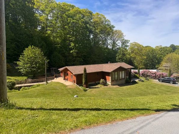 108 Roanwood Rd, Roan Mountain, TN 37687