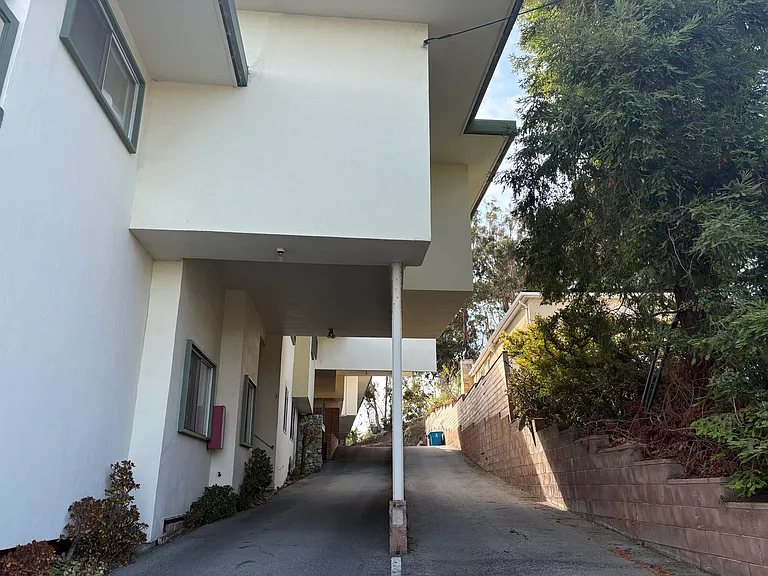 364 Malcolm Ave — Photo 2