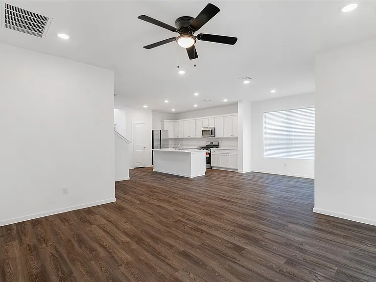 5307 Sleepy Fox Ln — Photo 11