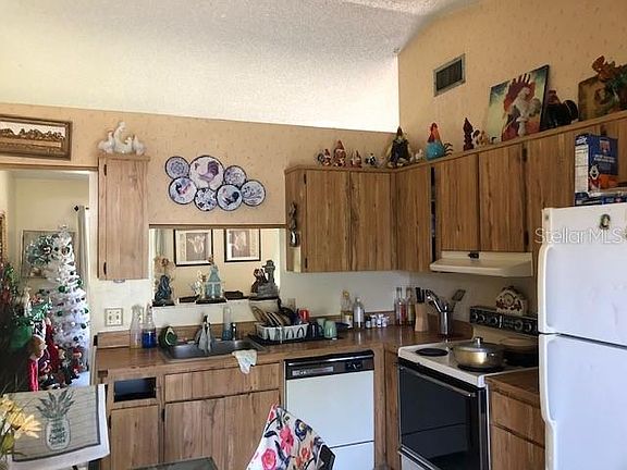 5th image of 1451 Hendren Dr