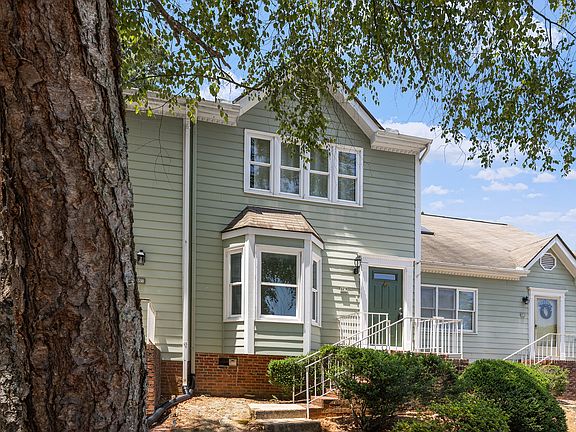 3rd image of 516 Caprice Ct