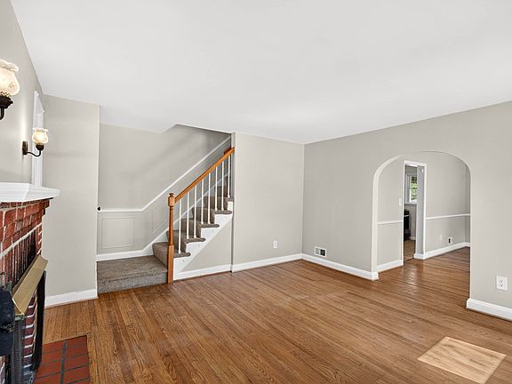 5th image of 8401 Pleasant Plains Rd